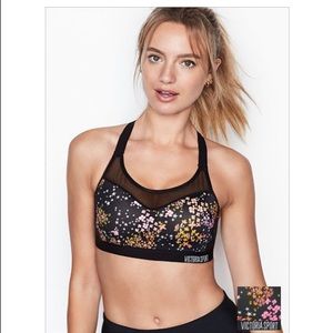 VIctoria’s Secret Floral sports bra 🌸